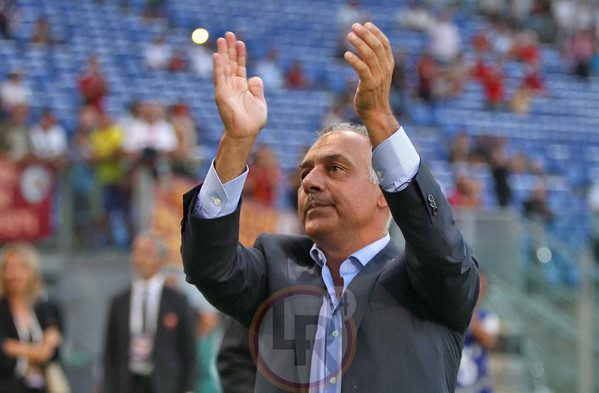 pallotta-mezza-figura-applaude-roma-fiorentina-300814-mancini