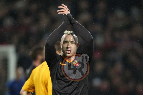 feyenoord-roma-nainggolan-applauso-lr24