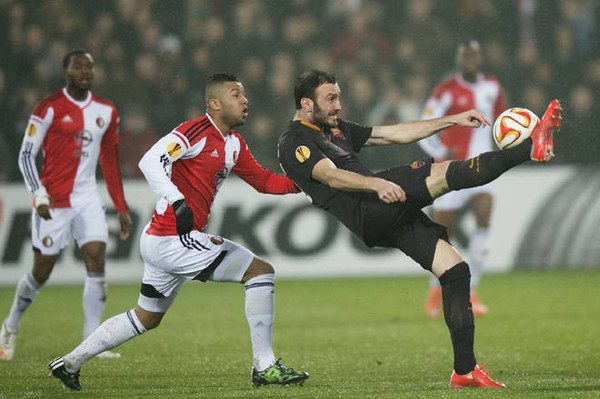 torosidis-azione-feyenoord-roma