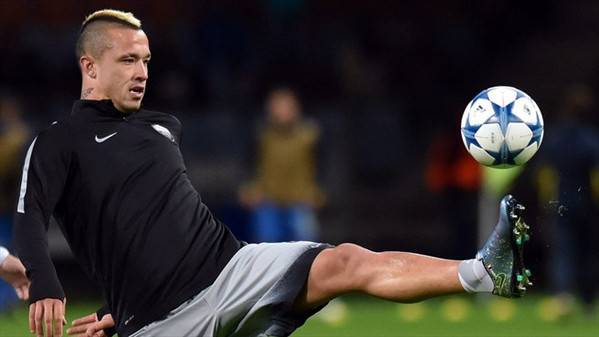 nainggolan-riscaldamento-bate-roma