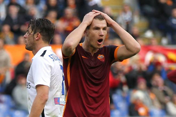 roma-atalanta-dzeko-disperato