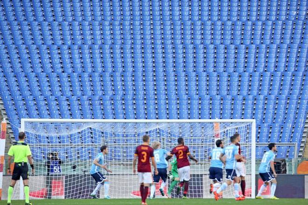 veduta-campo-curva-vuota-derby