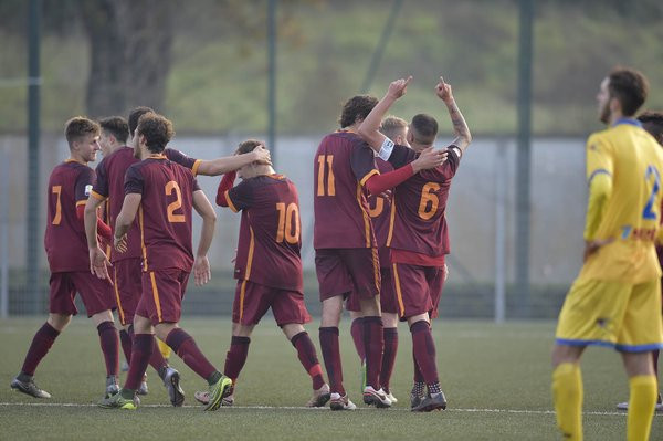 roma-frosinone-primavera-esultanza