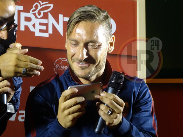 totti-telefono-pinzolo