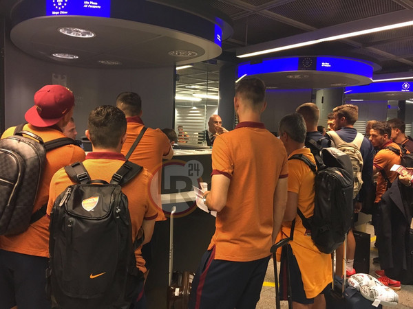 paredes-controllo-passaporti-roma-in-partenza-per-boston-23-07-16