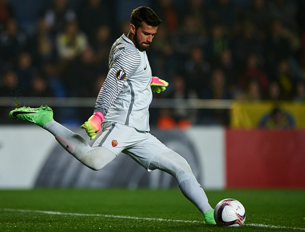 villarreal-cf-v-as-roma-uefa-europa-league-round-of-32-first-leg-6