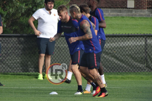 de-rossi-nainggolan-allenamento-boston