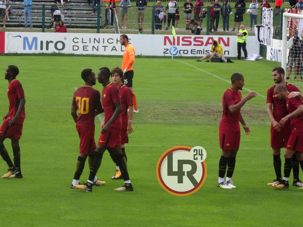 gol-roma-slovacko-esultanza-lr24