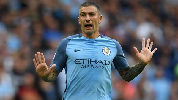 kolarov-man-city