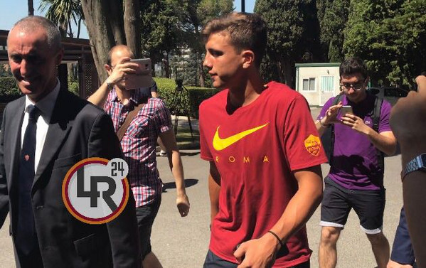 luca-pellegrini-arrivo-a-villa-stuart