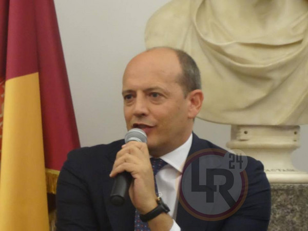baldissoni-microfono-conf-stampa