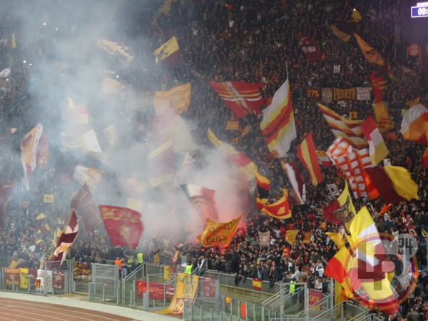 curva-sud-roma-barca