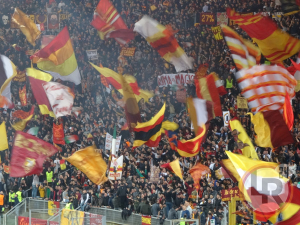 curva-sud-roma-barcellona