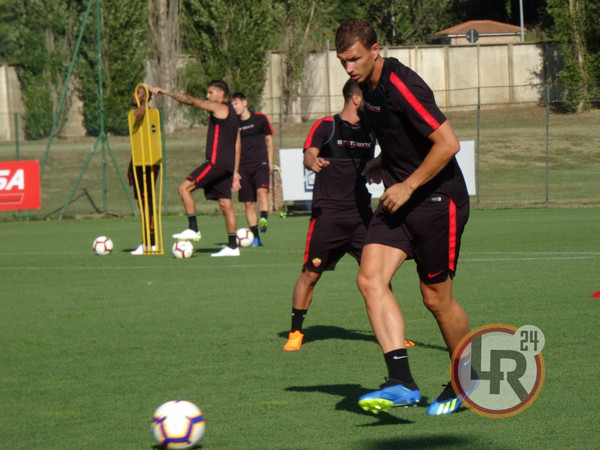 ritiro-roma-dzeko-con-pallone-09-07-2018
