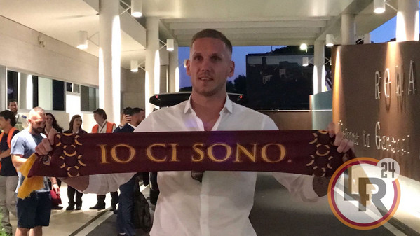 olsen-ciampino-con-sciarpa-io-ci-sono