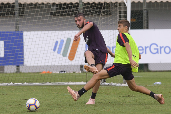 as-roma-allenamento-mattutino-a-trigoria-13