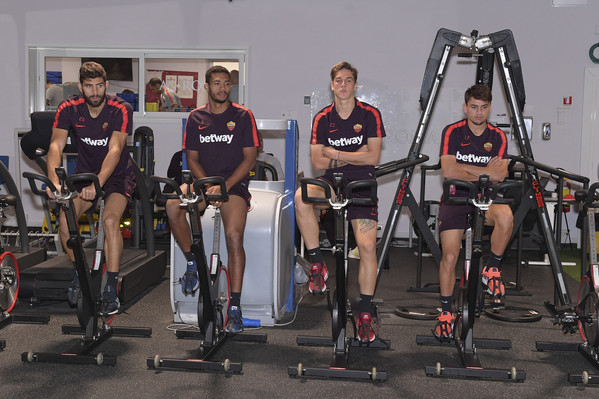 as-roma-allenamento-mattutino-a-trigoria-28