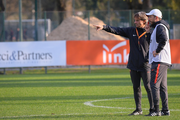 as-roma-aldair-aquilani-e-moriero-in-visita-a-trigoria-19