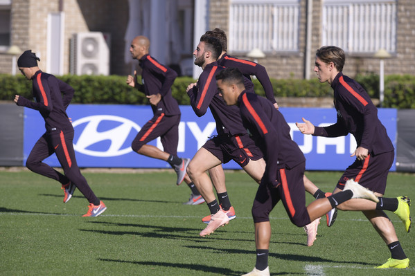 as-roma-allenamento-mattutino-a-trigoria-40