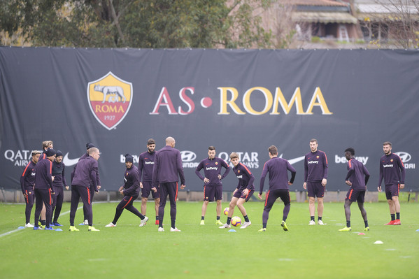 as-roma-lallenamento-prima-della-partenza-per-udine-10