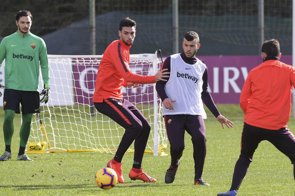 as-roma-seduta-di-allenamento-al-centro-sportivo-di-trigoria-22