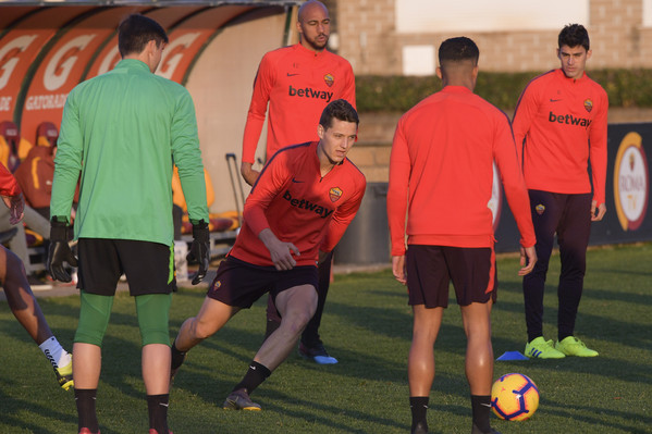 as-roma-allenamento-pomeridiano-a-trigoria-17