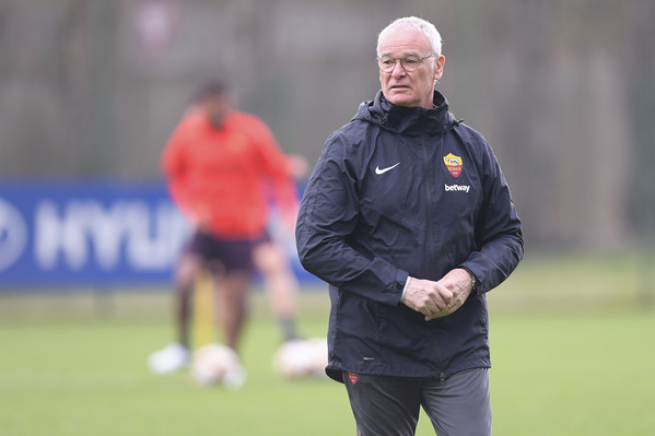 as-roma-seduta-di-allenamento-al-centro-sportivo-di-trigoria-51