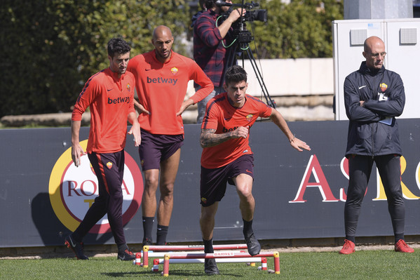 as-roma-allenamento-mattutino-a-trigoria-81