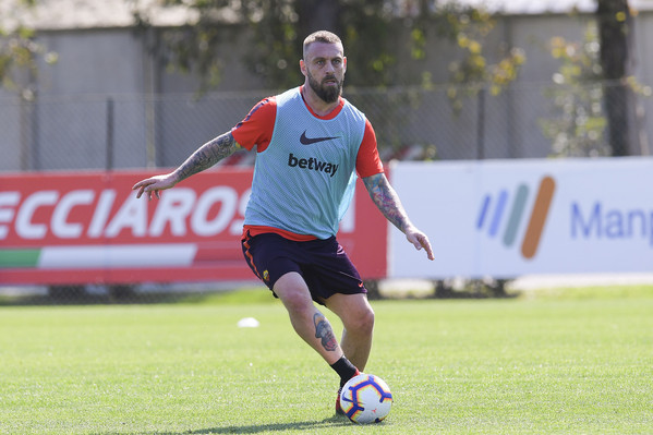 as-roma-seduta-di-allenamento-al-centro-sportivo-di-trigoria-63
