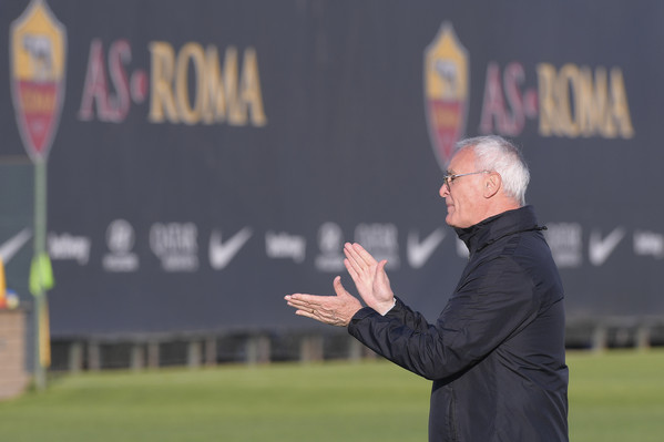 as-roma-seduta-di-allenamento-al-centro-sportivo-di-trigoria-70