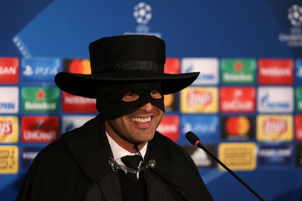 topshot-fbl-eur-c1-shakhtar-man-city-presser