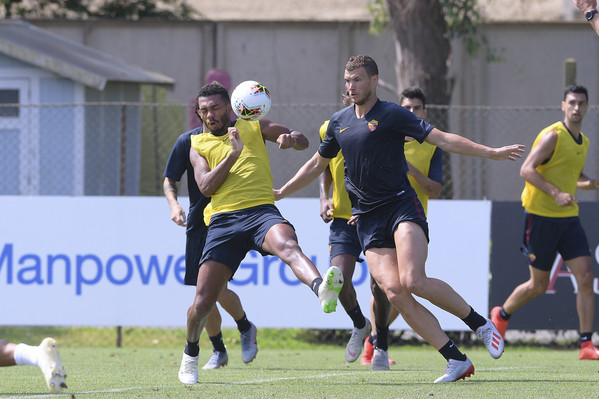 as-roma-seduta-di-allenamento-al-centro-sportivo-di-trigoria-120
