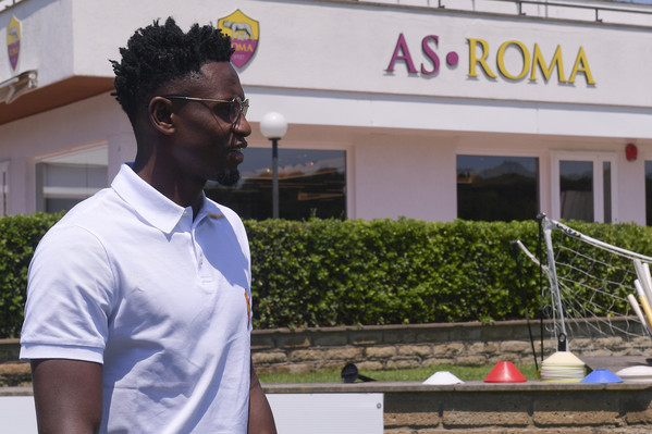 amadou-diawara-un-nuovo-giocatore-dell-as-romaamadou-diawara-un-nuovo-giocatore-dell-as-roma-2