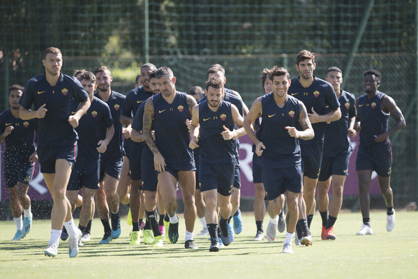 as-roma-allenamento-a-trigoria-572