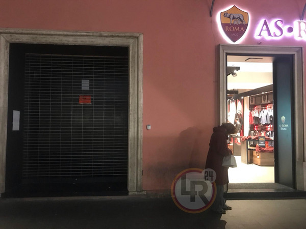 riduzione-roma-store-via-del-corso-1