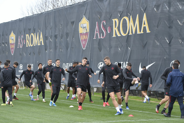 as-roma-sessione-di-allenamento-in-vista-della-sfida-di-europa-league-contro-il-kaa-gent-16