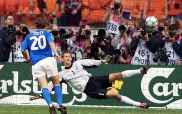 totti-cucchiaio-olanda-2