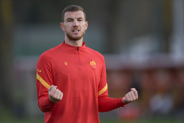 las-roma-in-allenamento-a-trigorialas-roma-in-allenamento-a-trigoria-10