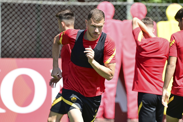 as-roma-sessione-di-allenamento-a-trigoria-565