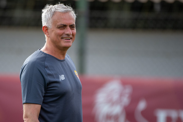 as-roma-training-session-338