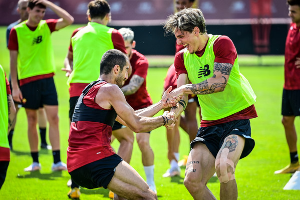 as-roma-training-session-349