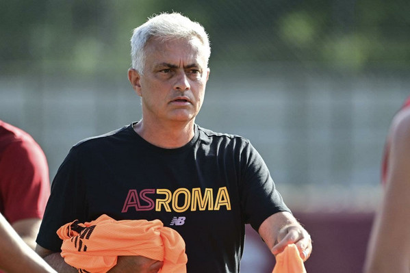 jose-mourinho-trigoria-photo_2021-07-16_20-23-07