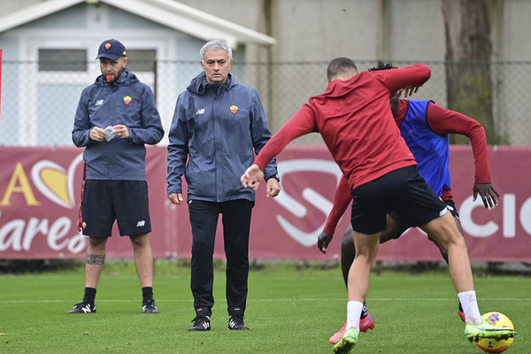 as-roma-training-session-572