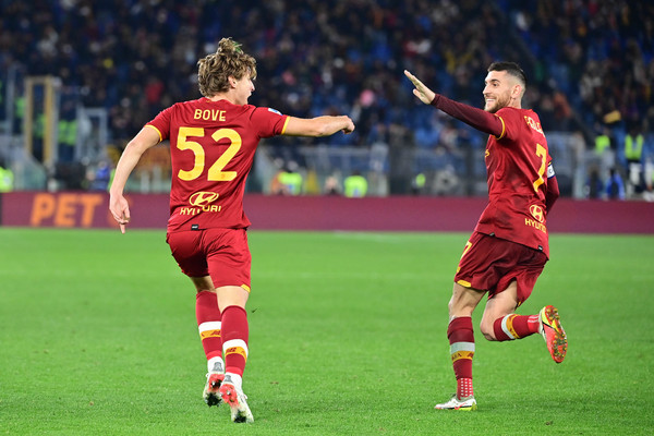 as-roma-v-hellas-verona-fc-serie-a-14