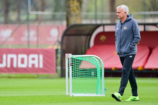 as-roma-training-session-673