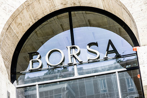 borsa-italian-milan-stock-exchange-entrance