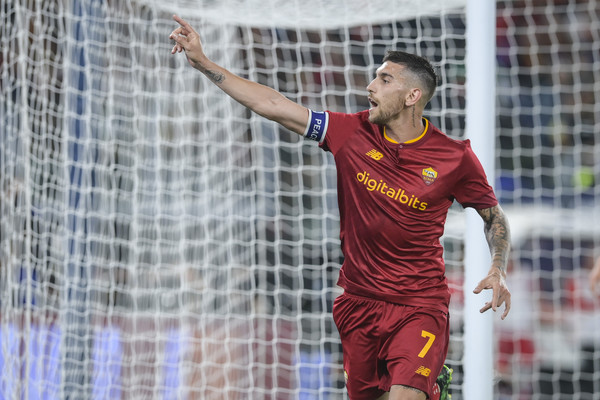 as-roma-v-venezia-fc-serie-a-8