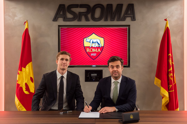 as-roma-new-signing-ola-solbakken-arrives-in-rome-2