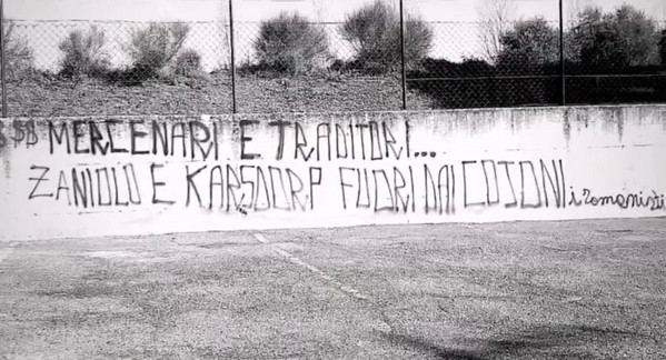 scritta-zaniolo-karsdorp-trigoria
