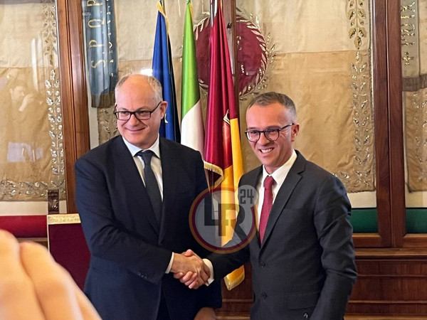 gualtieri-berardi-sorriso-mano